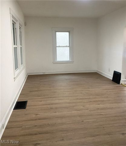 1711 Manhattan, Youngstown, OH 44509