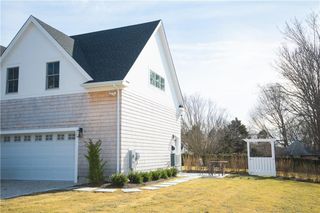 161 Briarwood Avenue, Middletown, RI 02842