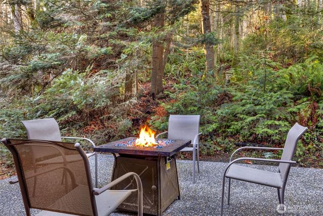 185 Belmont Place, Camano Island, WA 98282