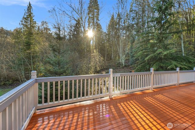 185 Belmont Place, Camano Island, WA 98282