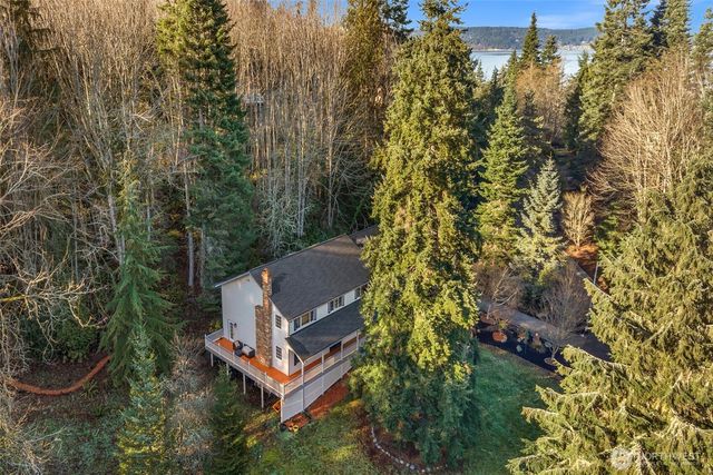 185 Belmont Place, Camano Island, WA 98282