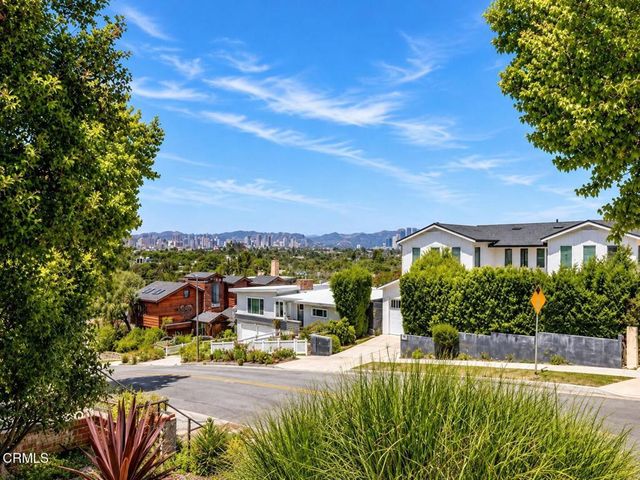 3289 Inglewood Boulevard, Los Angeles, CA 90066