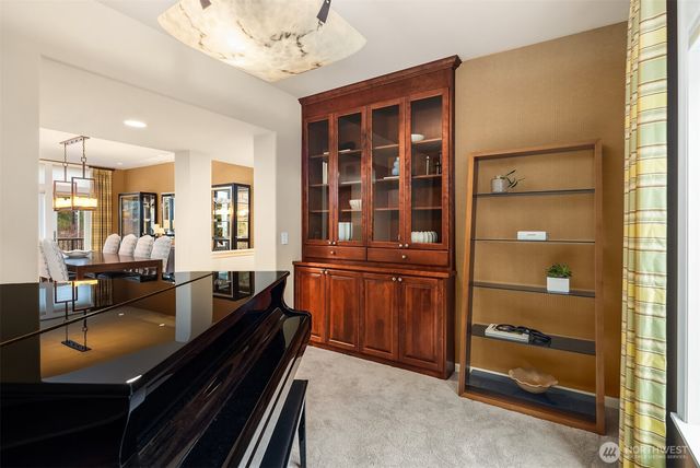 4020 Lake Washington Boulevard SE, Bellevue, WA 98006