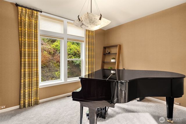 4020 Lake Washington Boulevard SE, Bellevue, WA 98006