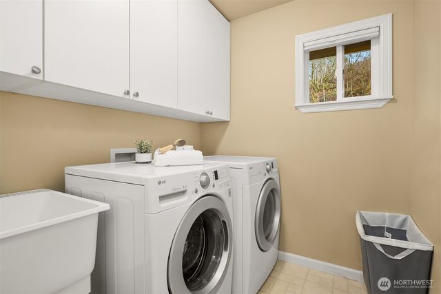 4020 Lake Washington Boulevard SE, Bellevue, WA 98006