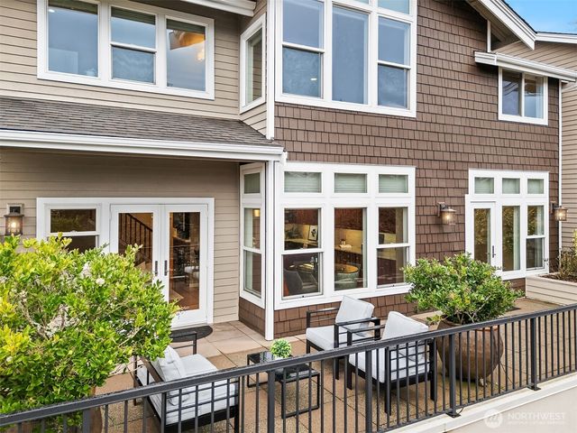 4020 Lake Washington Boulevard SE, Bellevue, WA 98006
