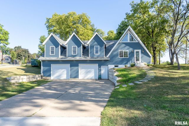 102 E GROVE Road, Long Grove, IA 52756