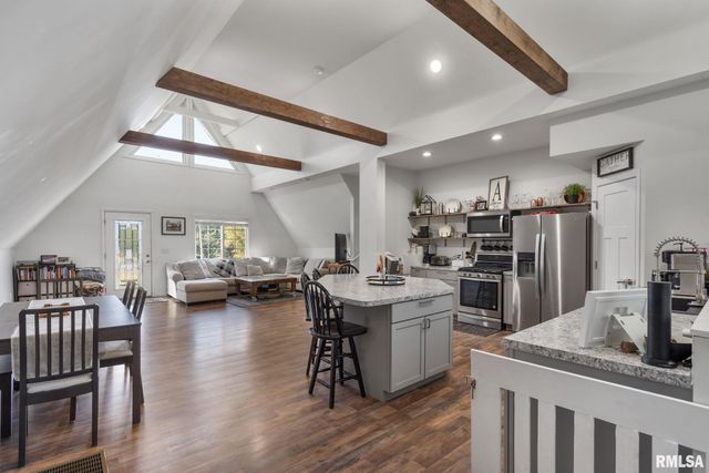 102 E GROVE Road, Long Grove, IA 52756