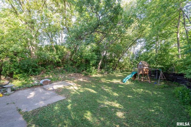 102 E GROVE Road, Long Grove, IA 52756