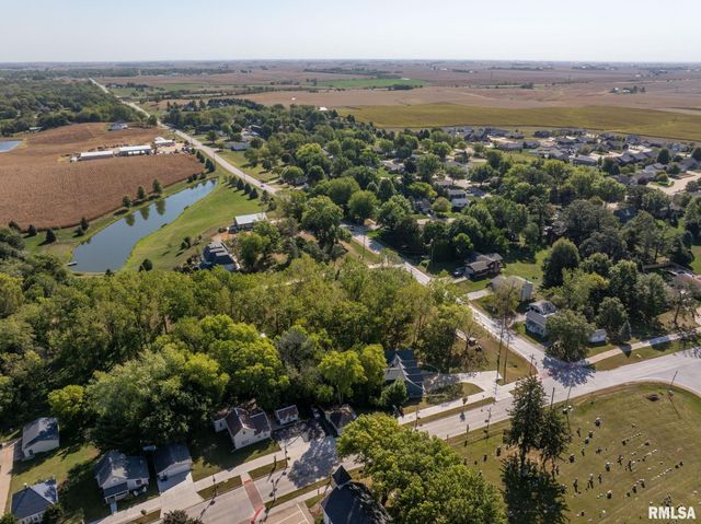 102 E GROVE Road, Long Grove, IA 52756