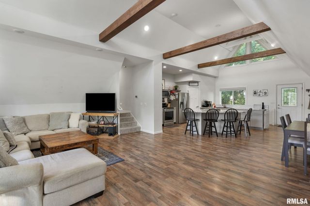 102 E GROVE Road, Long Grove, IA 52756