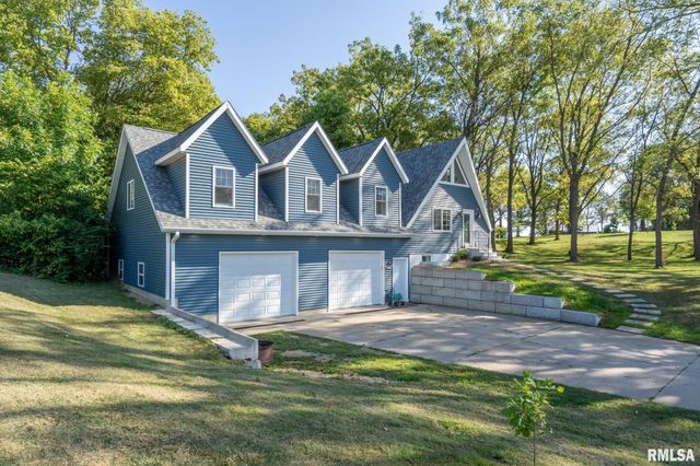 102 E GROVE Road, Long Grove, IA 52756