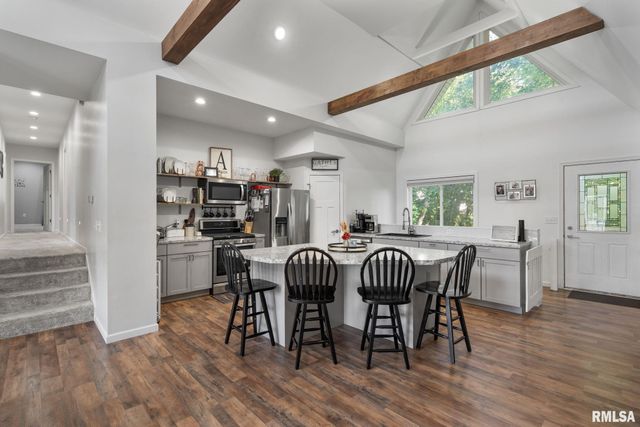 102 E GROVE Road, Long Grove, IA 52756