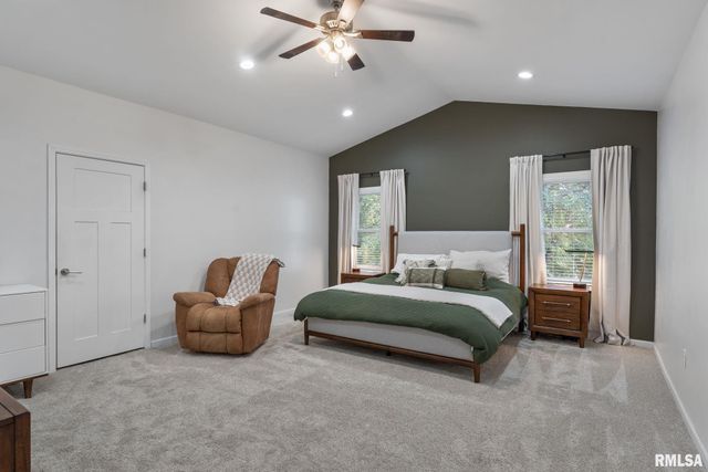 102 E GROVE Road, Long Grove, IA 52756