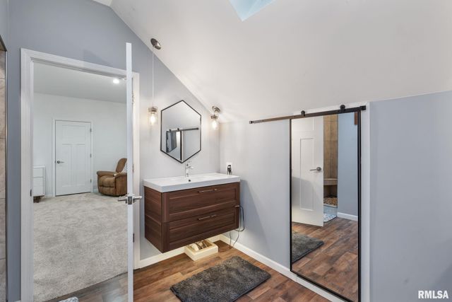 102 E GROVE Road, Long Grove, IA 52756