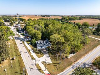 102 E GROVE Road, Long Grove, IA 52756