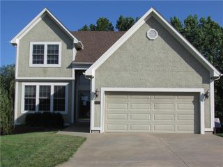 807 Redbud Drive, Paola, KS 66071