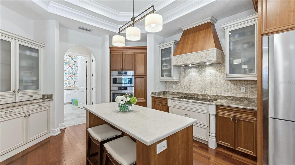 Image 11 of property listing at 2625 COLONY TERRACE, Sarasota, FL 34239