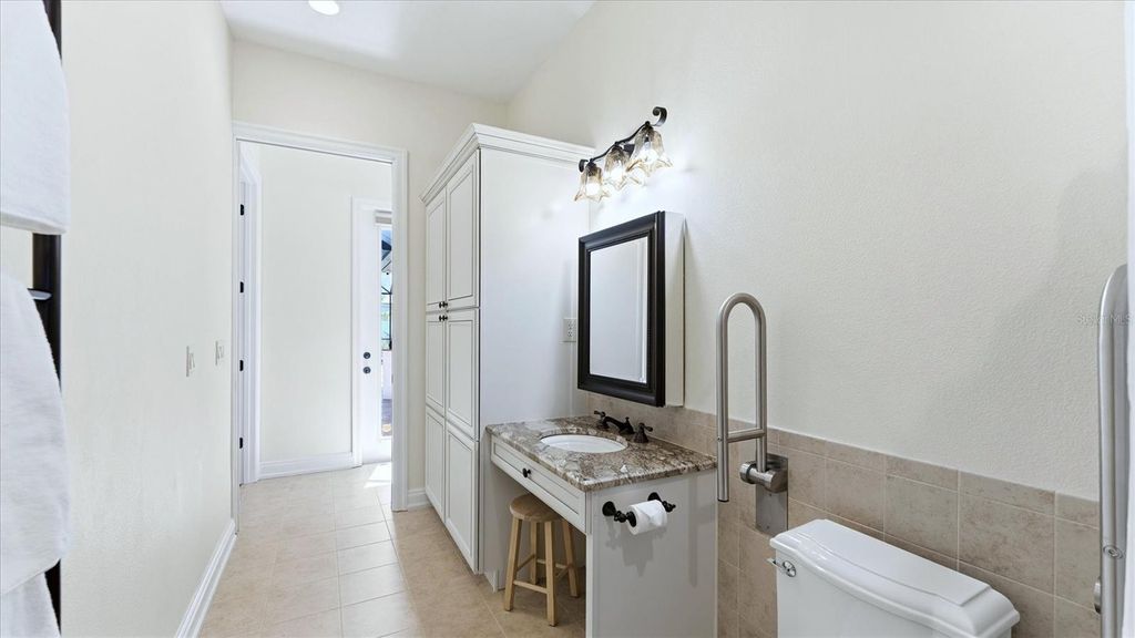 Image 31 of property listing at 2625 COLONY TERRACE, Sarasota, FL 34239