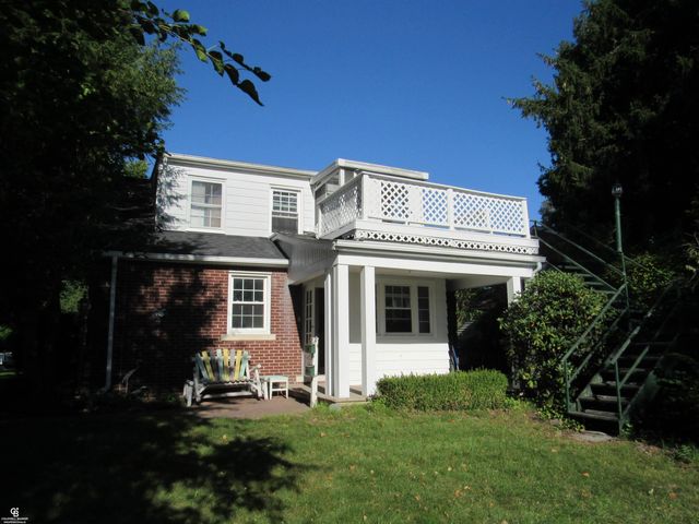 1499 Wellesley Drive, Mount Clemens, MI 48043