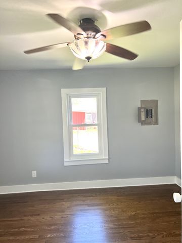 461 Hendrixson Dr, Manchester, TN 37355