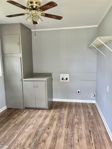 461 Hendrixson Dr, Manchester, TN 37355