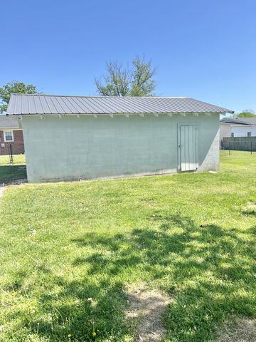 461 Hendrixson Dr, Manchester, TN 37355