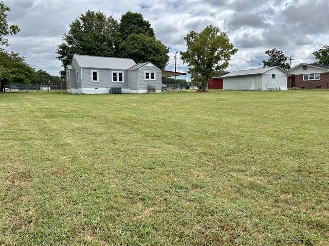 461 Hendrixson Dr, Manchester, TN 37355