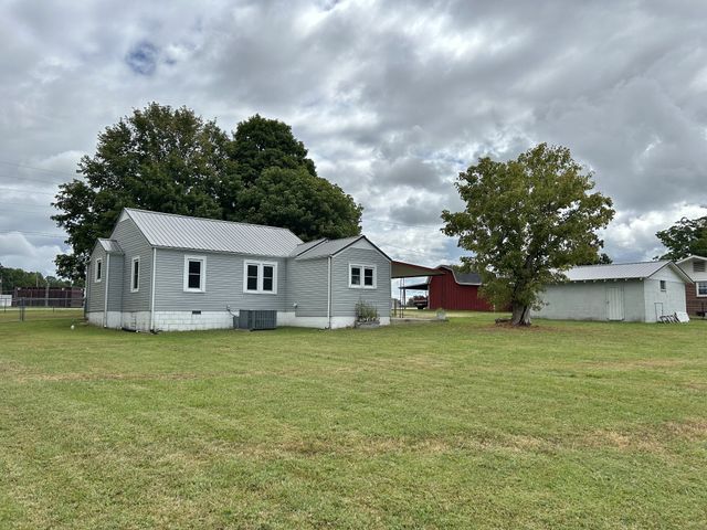 461 Hendrixson Dr, Manchester, TN 37355