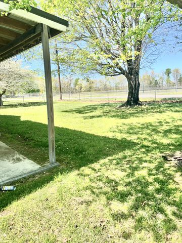 461 Hendrixson Dr, Manchester, TN 37355