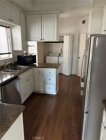 1131 12th 104, Santa Monica, CA 90403