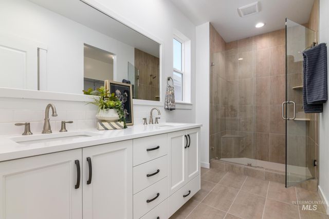 14829 Wing Spread Dr, Caldwell, ID 83607