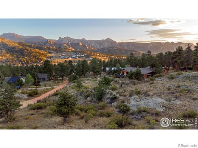 1352 Alpenglow Lane, Estes Park, CO 80517