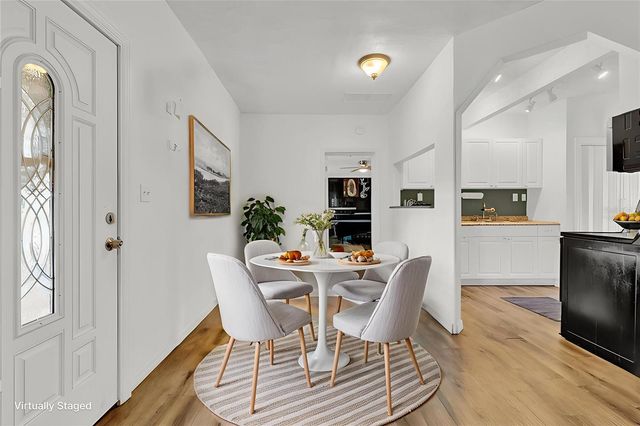 520 DORA AVENUE, Tavares, FL 32778