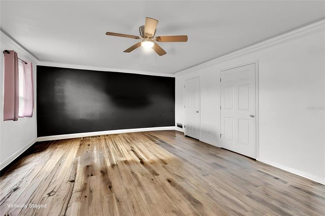 520 DORA AVENUE, Tavares, FL 32778