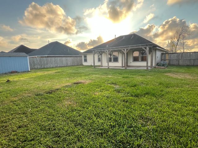 125 Dove Trail, Richwood, TX 77531