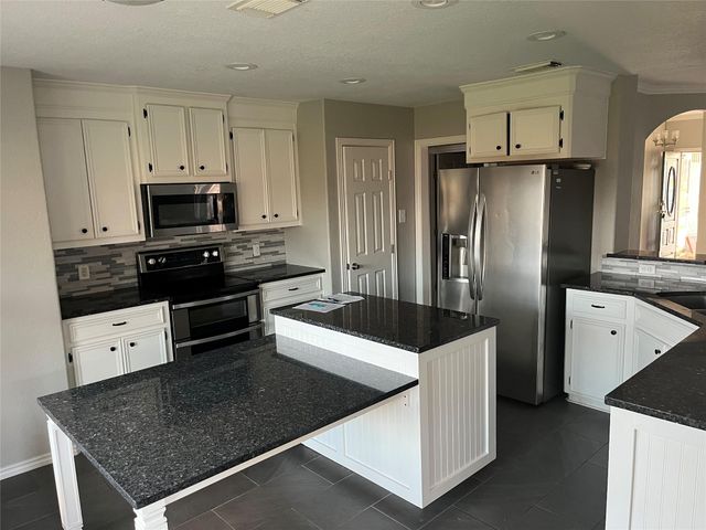 125 Dove Trail, Richwood, TX 77531