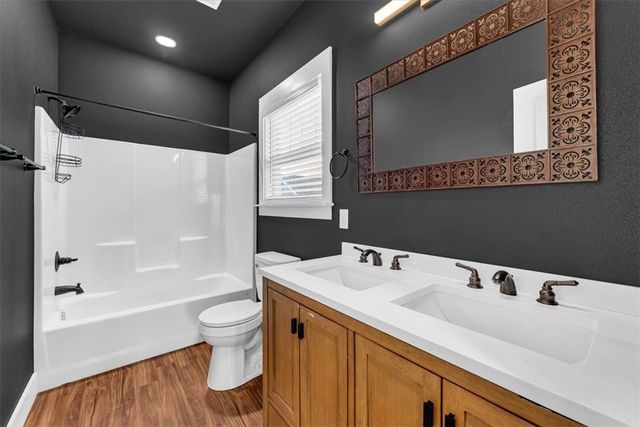 21 W 5th Street 1 & 2, Fayetteville, AR 72701