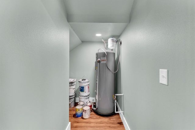 21 W 5th Street 1 & 2, Fayetteville, AR 72701