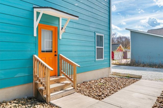 21 W 5th Street 1 & 2, Fayetteville, AR 72701