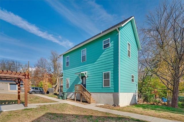 21 W 5th Street 1 & 2, Fayetteville, AR 72701