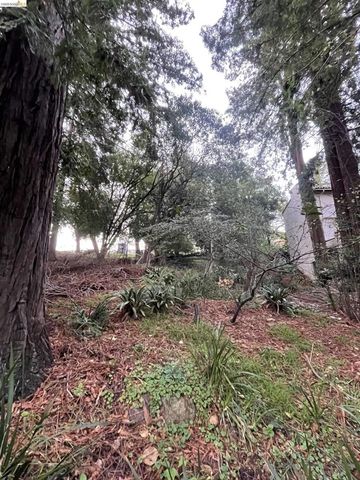 962 Regal Rd, Berkeley, CA 94708