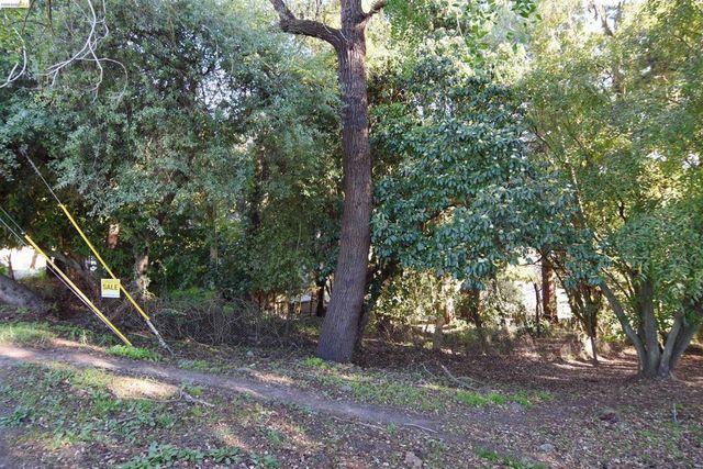 962 Regal Rd, Berkeley, CA 94708