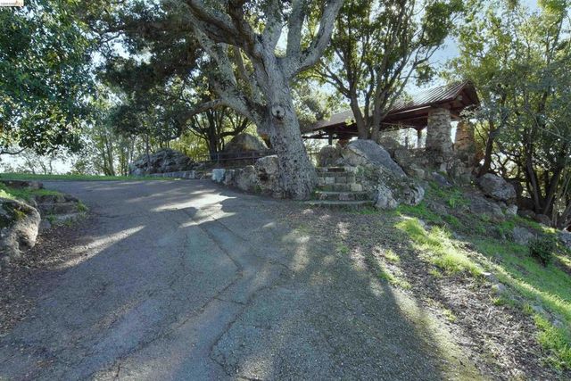 962 Regal Rd, Berkeley, CA 94708