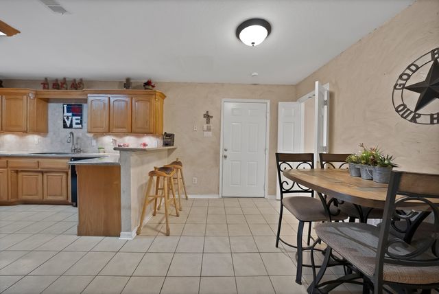 422 Shadowwood Trail, Ovilla, TX 75154