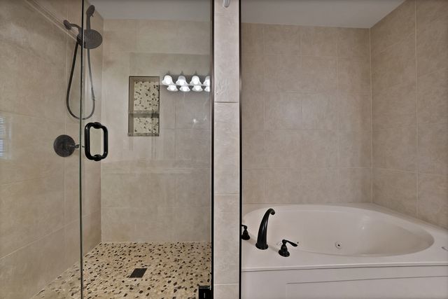 422 Shadowwood Trail, Ovilla, TX 75154