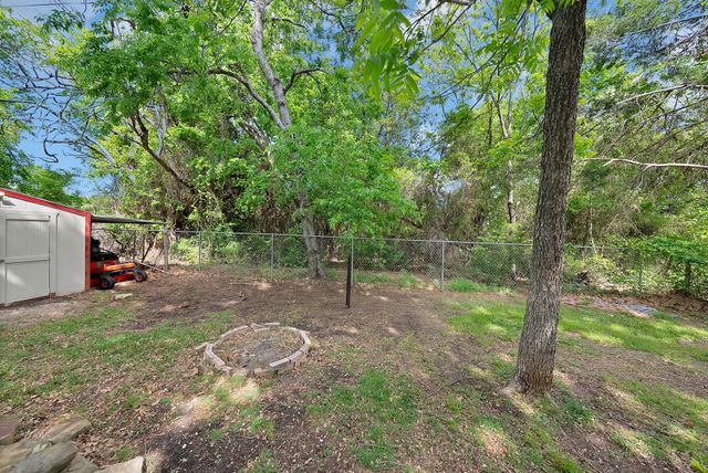 422 Shadowwood Trail, Ovilla, TX 75154