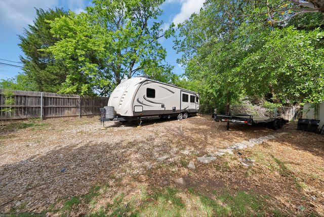 422 Shadowwood Trail, Ovilla, TX 75154