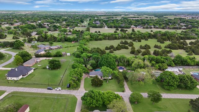 422 Shadowwood Trail, Ovilla, TX 75154
