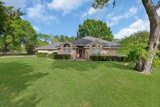 422 Shadowwood Trail, Ovilla, TX 75154